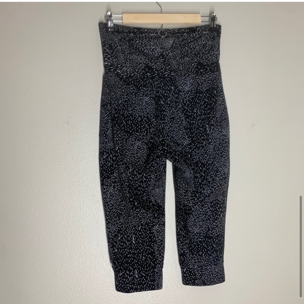 Fabletics Hamilton Capri Foldover Sweatpants Blac… - image 6